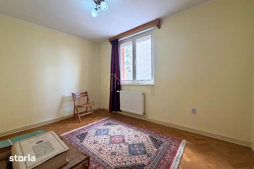 Apartament cu 3 camere decomandat în 1848