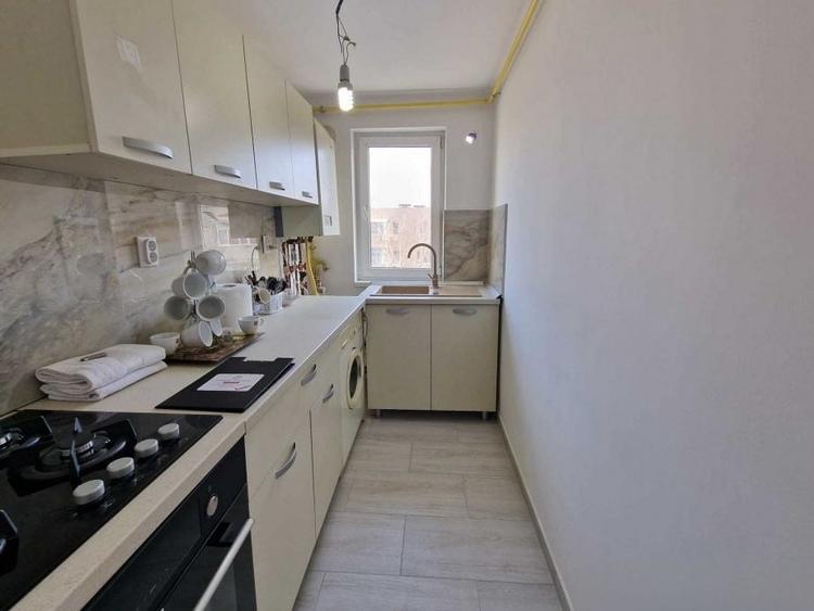 Apartament cu 3 camere decomandat în Preajba Mare