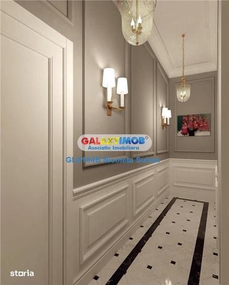 Casă cu 10 camere cu Teren 250 Mp în Romană