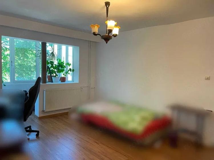 Apartament cu 2 camere semidecomandat, mobilat în Girocului