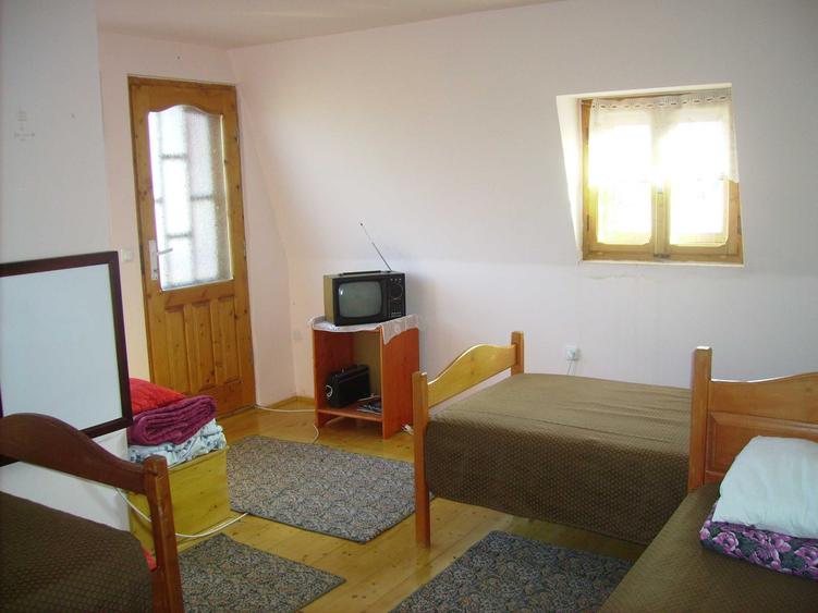Casă cu 2 camere în Beliș