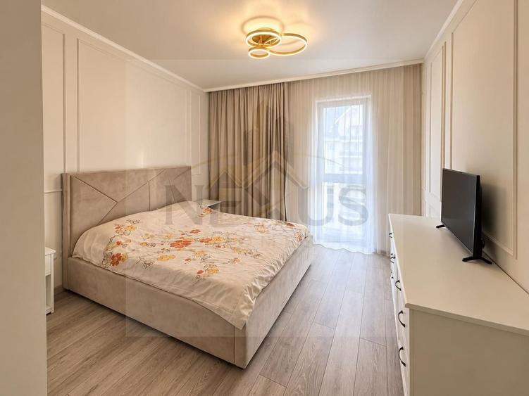 Apartament cu 3 camere semidecomandat, mobilat în Sud