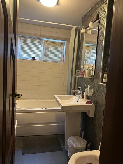 Apartament cu 3 camere semidecomandat în Circumvalațiunii
