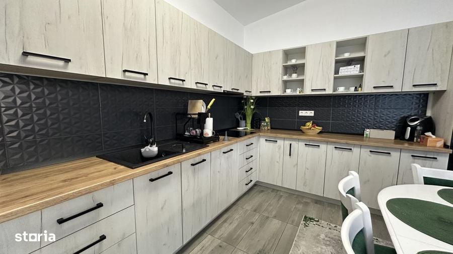 Casă cu 4 camere decomandat cu Teren 550 Mp în Săsar