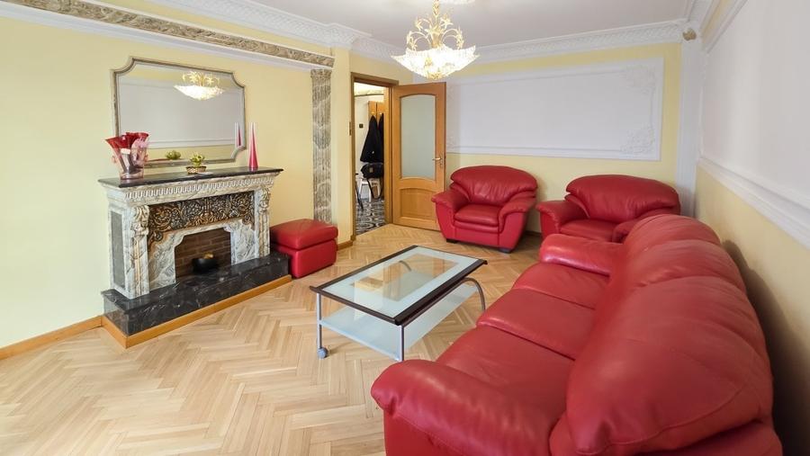 Apartament cu 3 camere decomandat, mobilat în Drumul Taberei