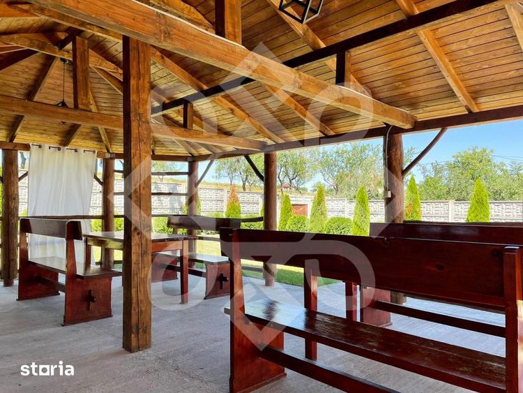 Casă cu 7 camere cu Teren 870 Mp în Sânmartin