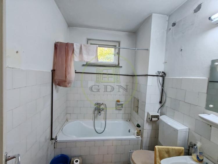 Apartament cu 3 camere decomandat în Ștrand