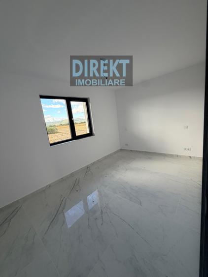 Casă cu 4 camere cu Teren 300 Mp în Jelna