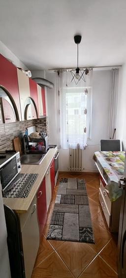 Inchiriez apartament 2 camere, zona Craiovita Noua - 1