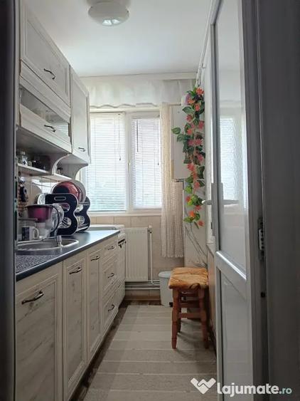 Apartament cu 2 camere semidecomandat în Micro 6