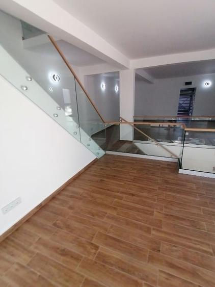 Spațiu industrial, de 950 mp, în 1 Decembrie