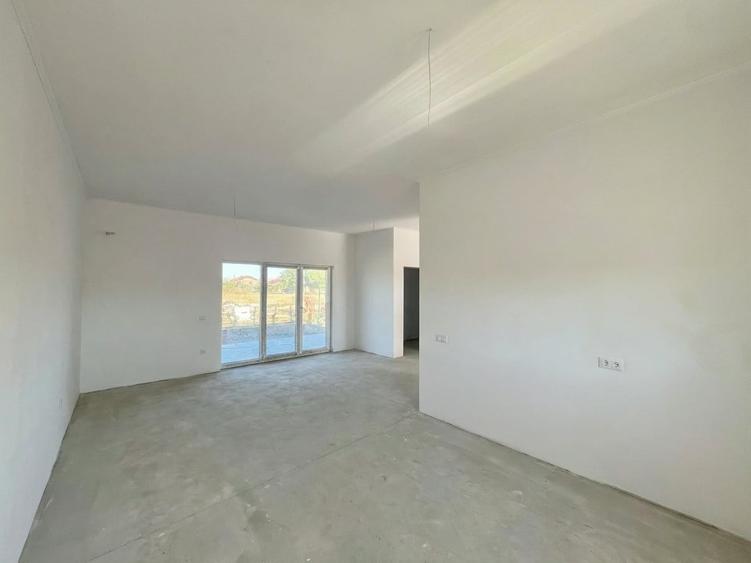 Casă cu 4 camere cu Teren 316 Mp în Săcălaz