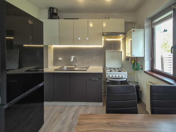Apartament cu 2 camere semidecomandat, mobilat în Florești