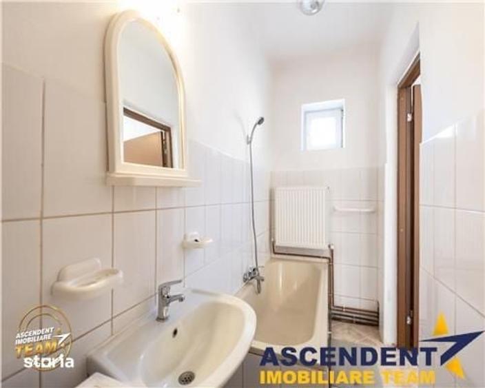 Casă cu 2 camere cu Teren 186 Mp în Simeria
