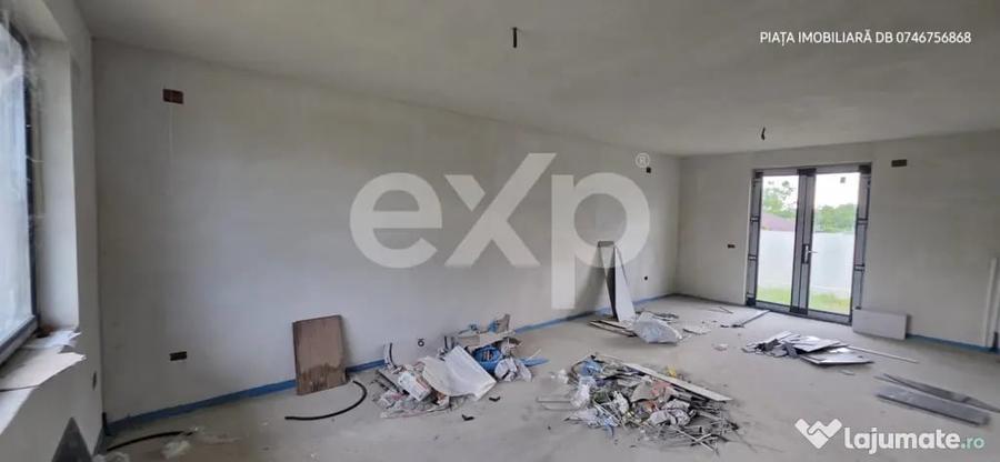 Casă cu 4 camere cu Teren 250 Mp în Matraca