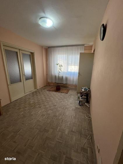 Apartament cu 2 camere semidecomandat în Valea Rosie