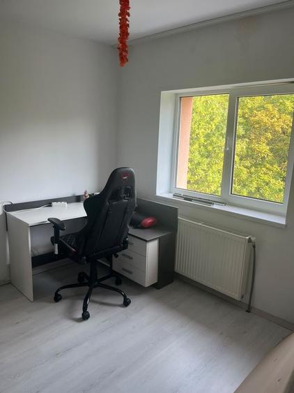 Apartament cu 3 camere decomandat în Gruia