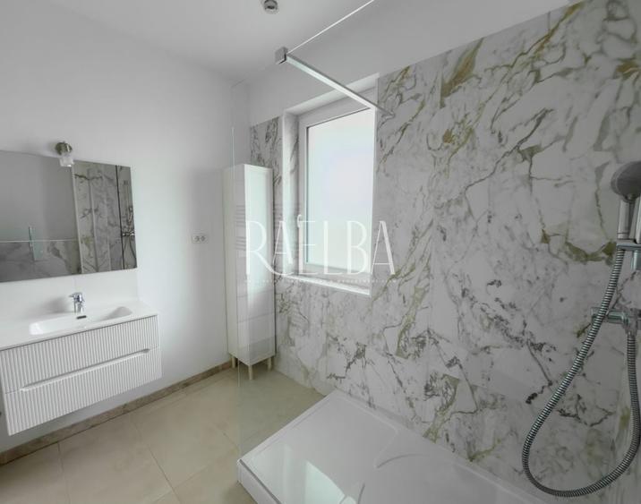 Apartament cu 4 camere semidecomandat, mobilat în Primăverii