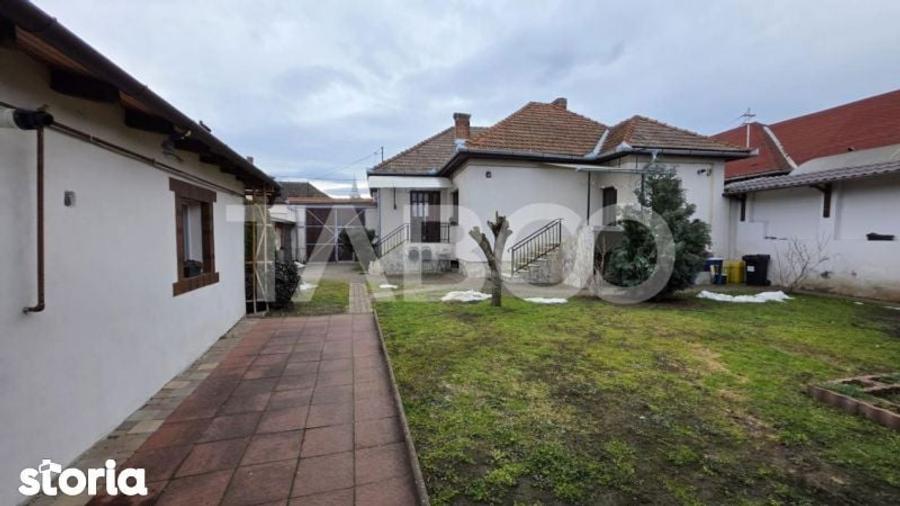 Casă cu 4 camere cu Teren 215 Mp în Central