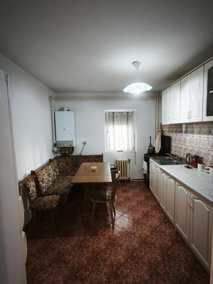 Apartament cu 3 camere decomandat în Nord