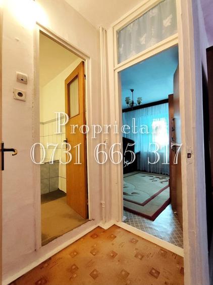 Apartament cu 3 camere semidecomandat în Tei