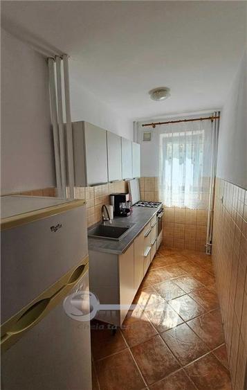 Apartament cu 2 camere decomandat în Podu Roș
