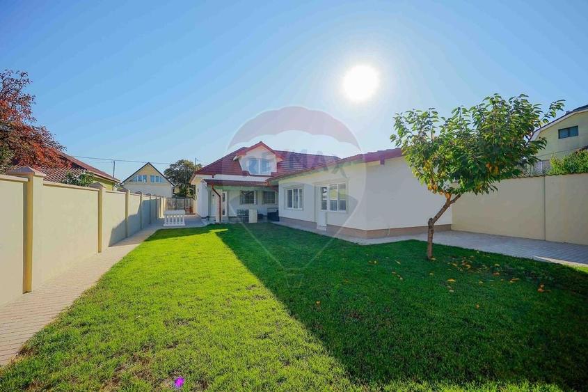 Casă individuală cu 4 camere cu Teren 500 Mp în Salca