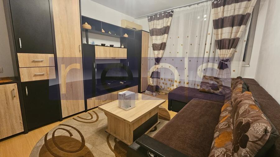 Apartament cu 3 camere semidecomandat, mobilat în Drumul Taberei