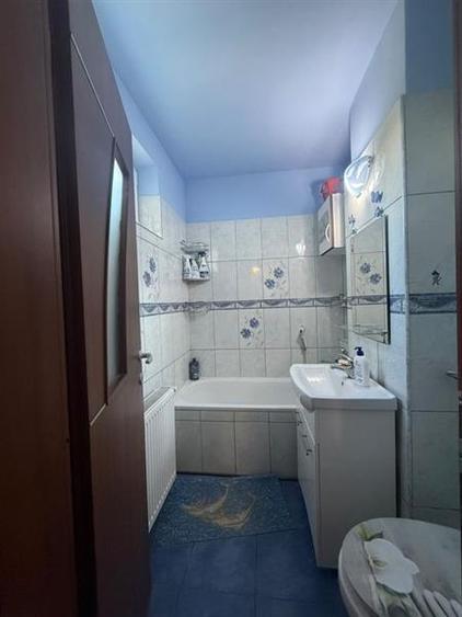 Apartament cu 3 camere semidecomandat, mobilat în Gării