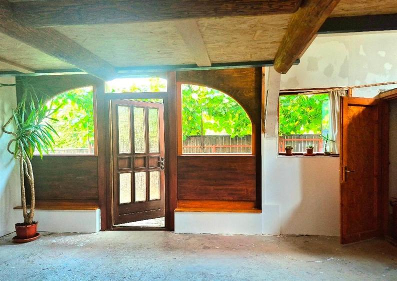 Casă individuală cu 3 camere cu Garaj în Dealu