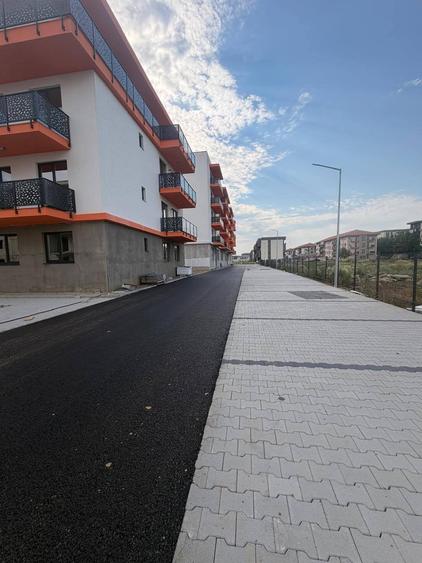 Apartament cu 2 camere decomandat în Dobroești