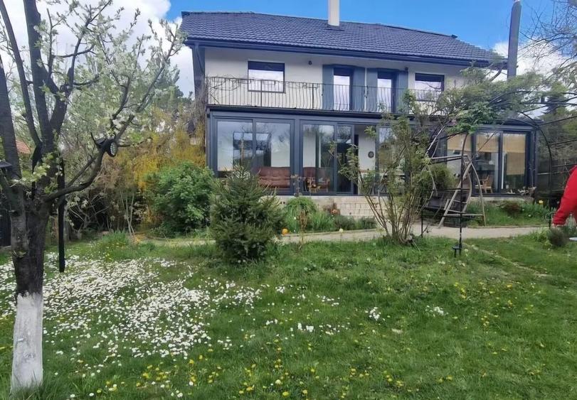 Casă individuală cu 5 camere cu Canalizare în Făget