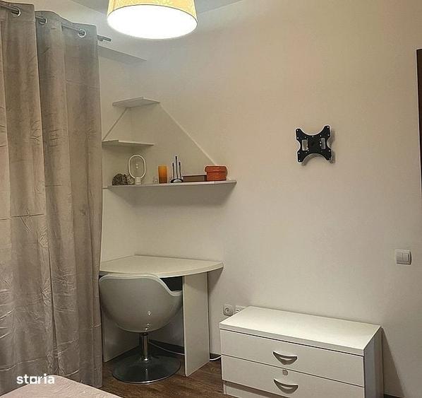 Apartament cu 3 camere semidecomandat în Central