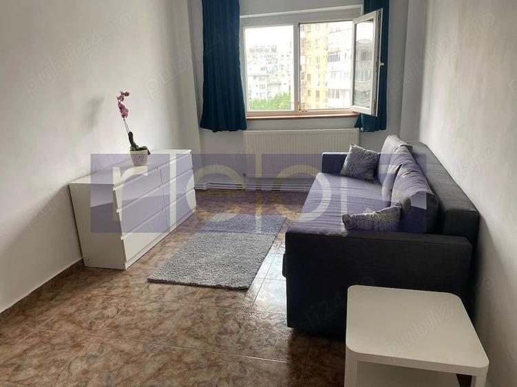 Apartament cu 4 camere semidecomandat, mobilat în Tineretului
