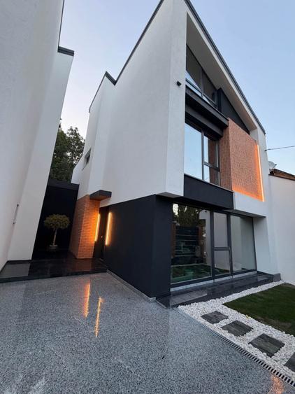 Casă individuală cu 5 camere cu Canalizare în Mănăștur