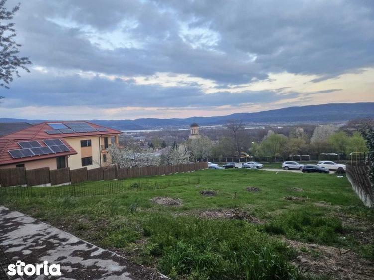Teren de 580 mp, în Troianu