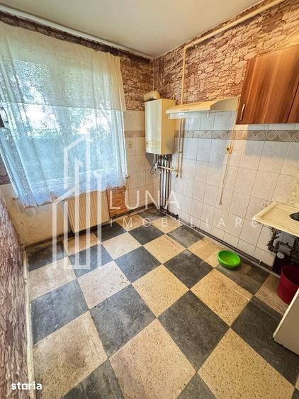 Apartament cu 3 camere în Tractorul