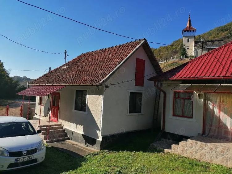 Casă cu 4 camere în Barbura