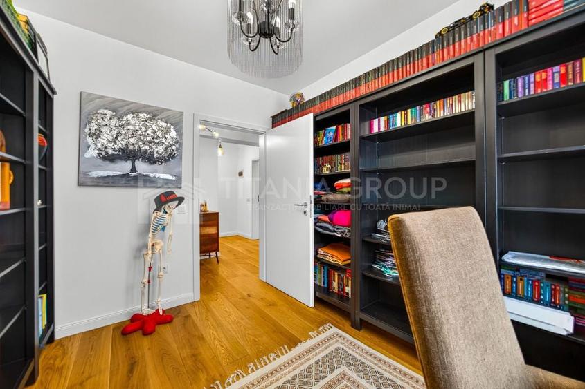Apartament cu 4 camere decomandat în Central