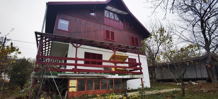 Casă individuală cu 6 camere cu Canalizare în Breaza