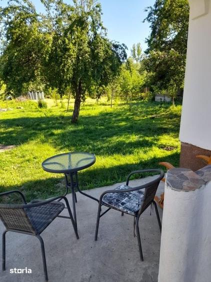Casă cu 2 camere cu Teren 1800 Mp în Central