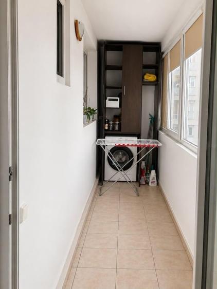 Apartament cu 3 camere semidecomandat în Obor