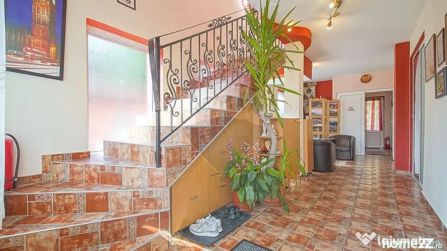 Casă cu 5 camere cu Teren 789 Mp în Central