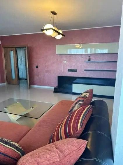 Apartament cu 2 camere decomandat în