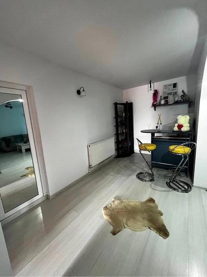 Casă cu 3 camere cu Teren 1285 Mp în Central