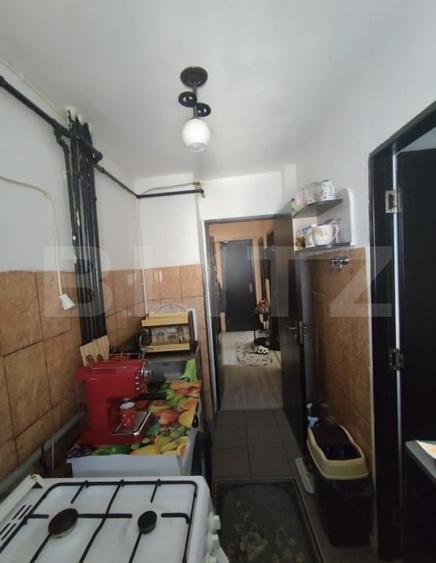 Apartament cu 3 camere semidecomandat, mobilat în 9 Mai