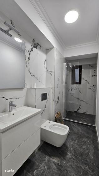 Apartament cu 3 camere semidecomandat în Dămăroaia