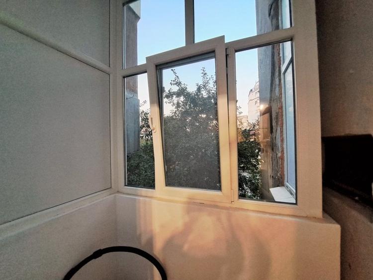 Apartament cu 4 camere semidecomandat, mobilat în Armeneasca