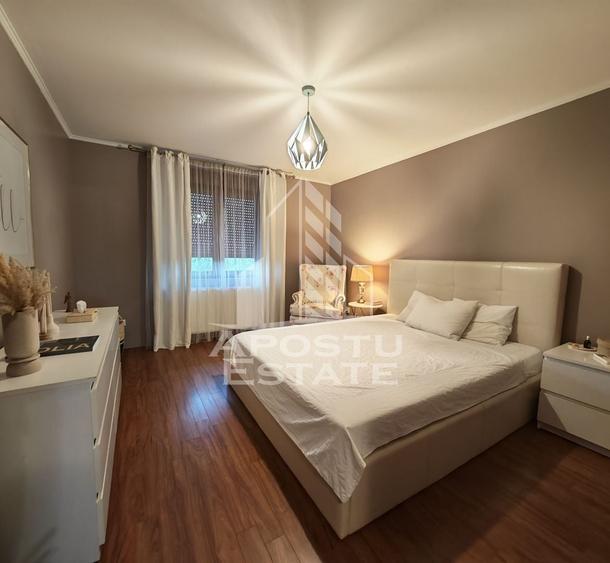 Casă cu 11 camere cu Canalizare în Lipovei