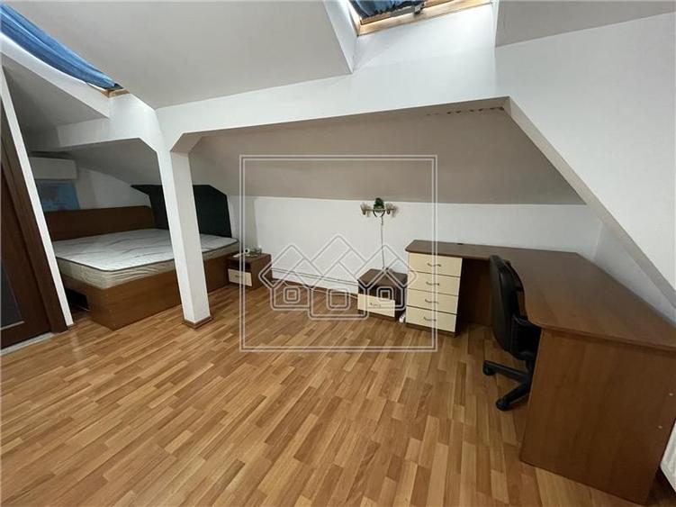 Apartament cu 2 camere decomandat în Valea Aurie